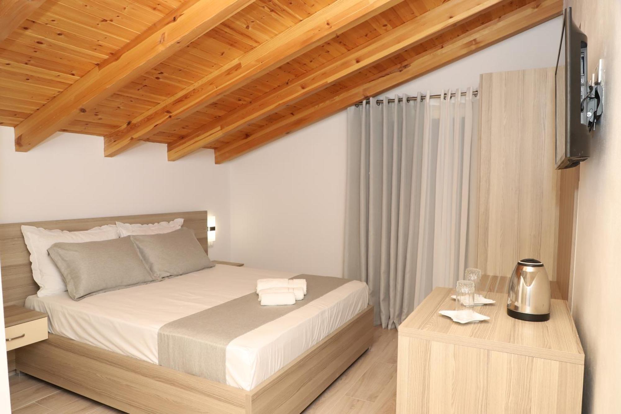 Guesthouse Kazazi Berat Exterior photo