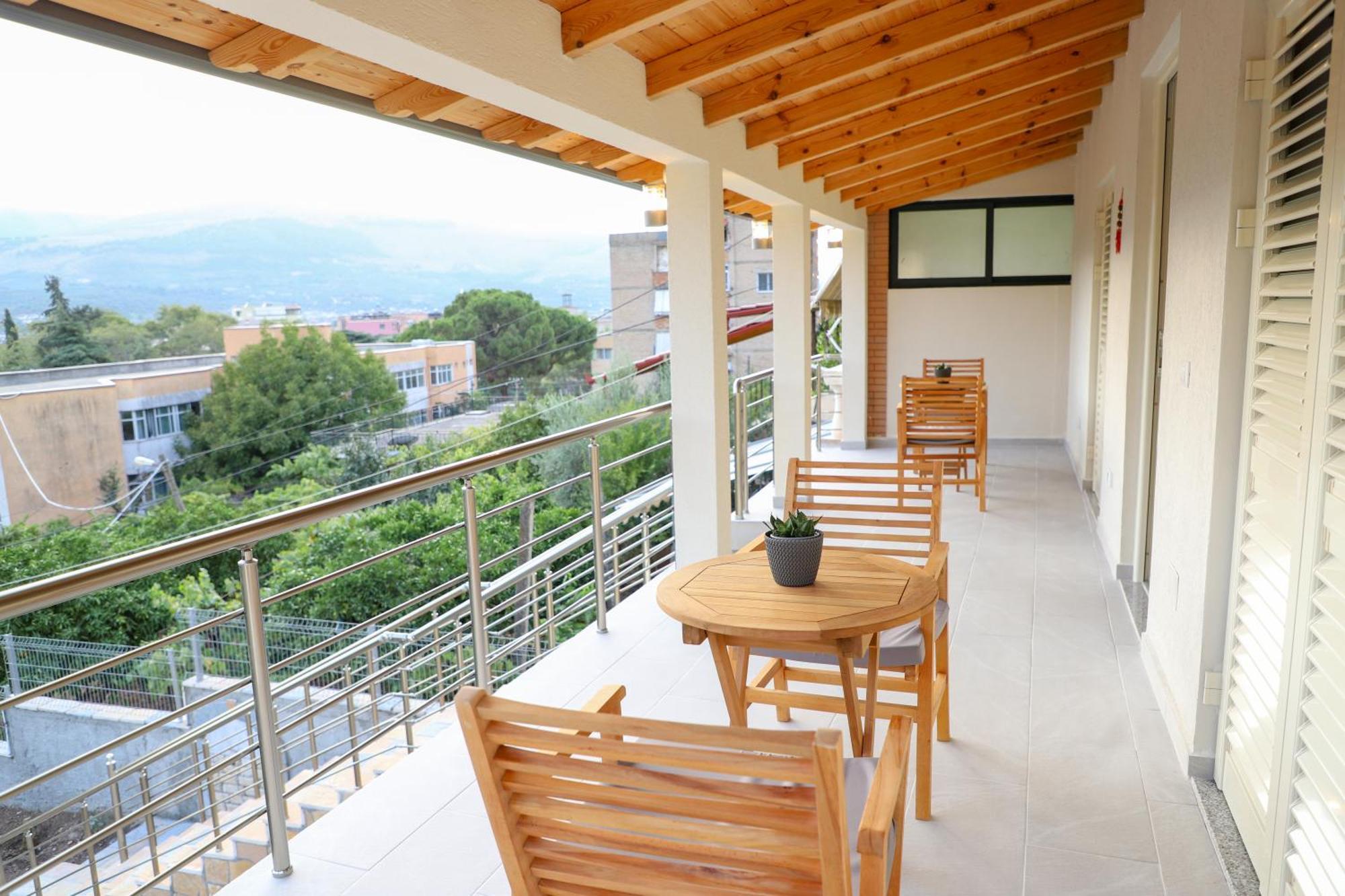 Guesthouse Kazazi Berat Exterior photo