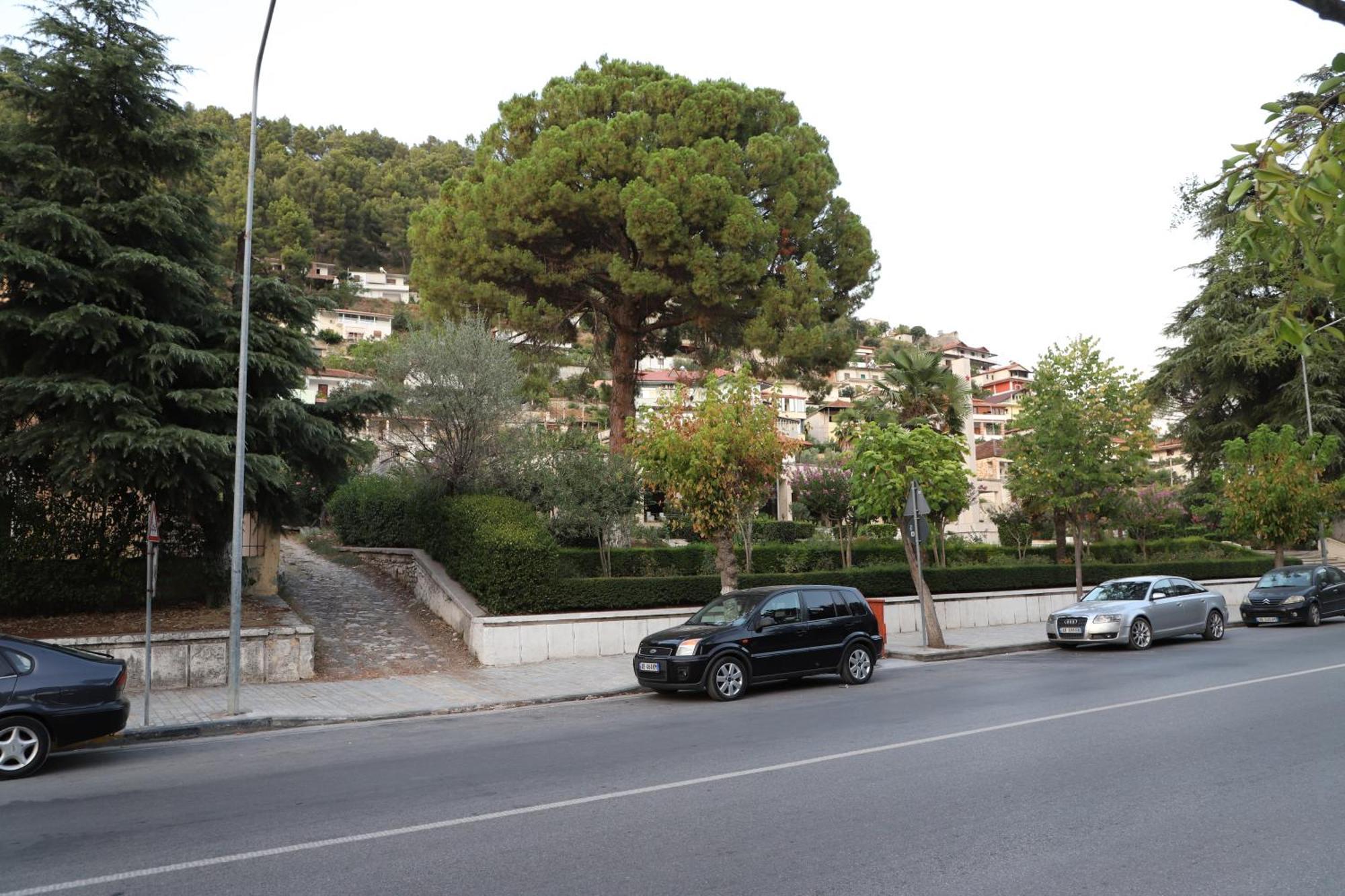 Guesthouse Kazazi Berat Exterior photo