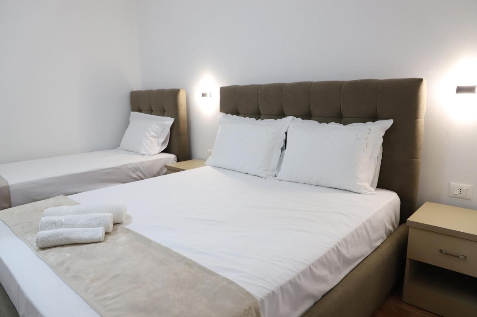 Guesthouse Kazazi Berat Exterior photo